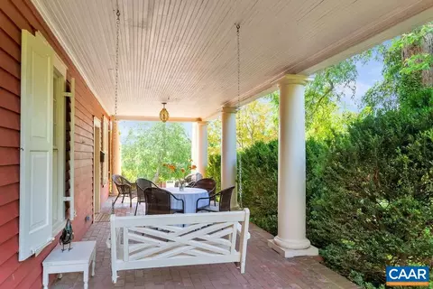 665 Walnut Ave, Waynesboro, VA 22980 photo 9