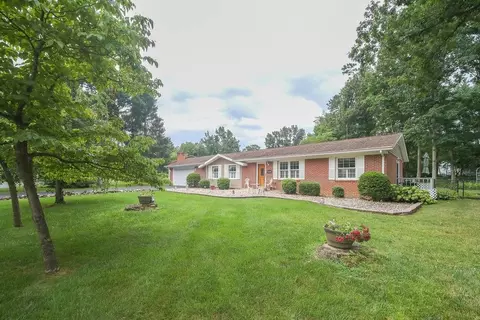 43 Forest Dr, Stuarts Draft, VA 24477 photo 2