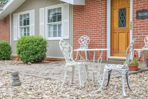 43 Forest Dr, Stuarts Draft, VA 24477 photo 8