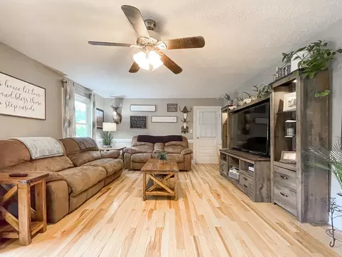 555 Dabneys Rd, Raphine, VA 24472 photo 9