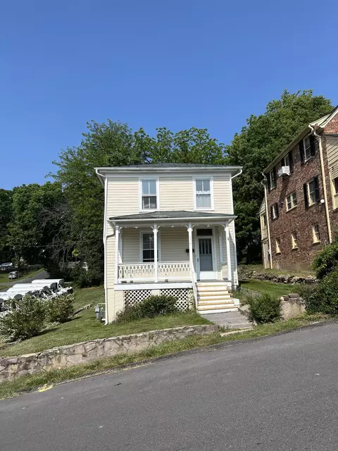 206 Institute St, Staunton, VA 24401