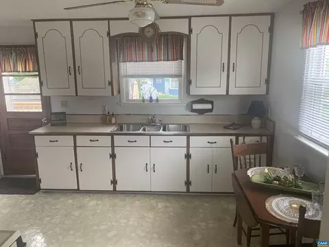 904 Rougemont Ave, Charlottesville, VA 22902 photo 9