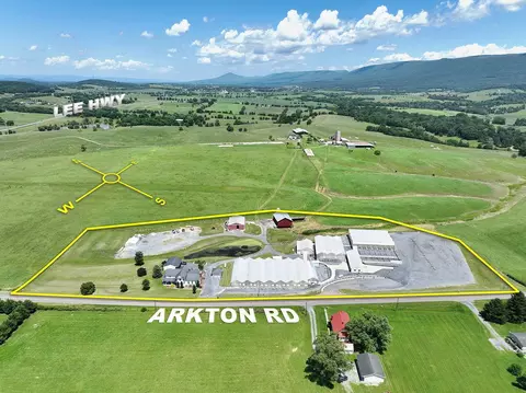 353 Arkton Rd, Broadway, VA 22815