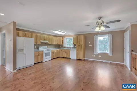 41 Stanley Ln, Troy, VA 22974 photo 8