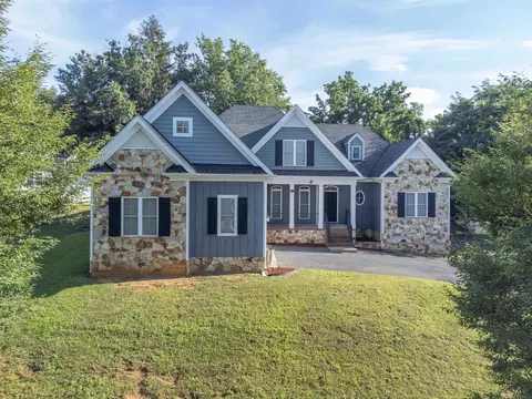 2425 Forest Dr, Waynesboro, VA 22980 photo 1