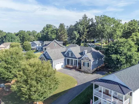 2425 Forest Dr, Waynesboro, VA 22980 photo 5