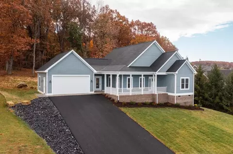 125 Fairfield Dr, Staunton, VA 24401