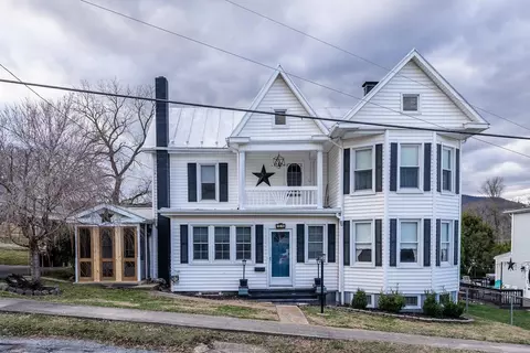 113 N Second St N, Shenandoah, VA 22849