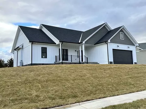 131 Chamberlain Dr, Staunton, VA 24401 photo 2