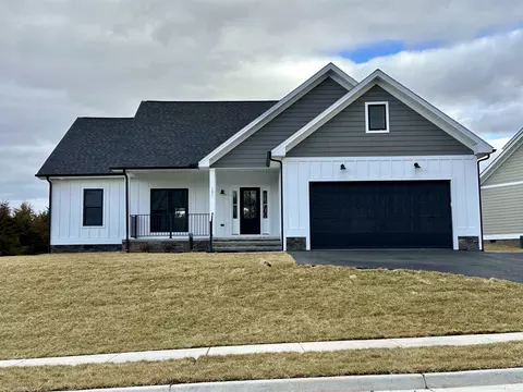 131 Chamberlain Dr, Staunton, VA 24401 photo 1