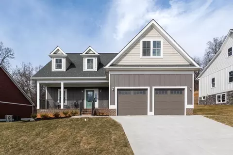 49 Mcilwee Ln, Staunton, VA 24401