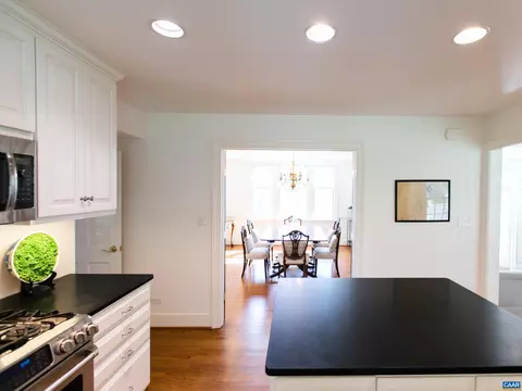 204 Devon Rd, Charlottesville, VA 22903 photo 9