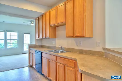 96 Villa Cir, Palmyra, VA 22963 photo 8