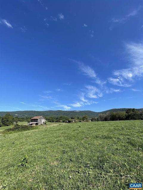 10 Goodloe Ln #10, Afton, VA 22920