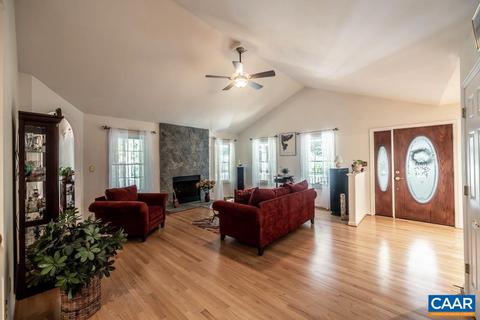 9 Acre Ln, Palmyra, VA 22963 photo 10