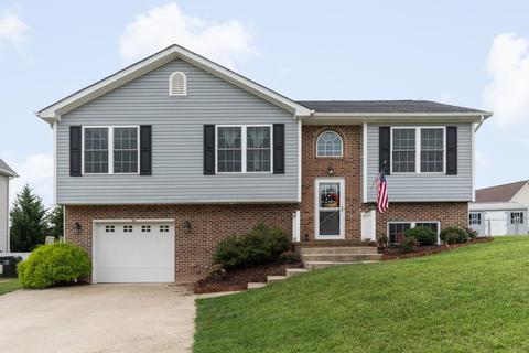 24 Lofty Cir, Stuarts Draft, VA 24477 photo 1