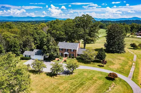 1019 Ross Rd, Lexington, VA 24450