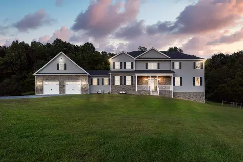 1261 Newport Rd, Raphine, VA 24472 photo 1