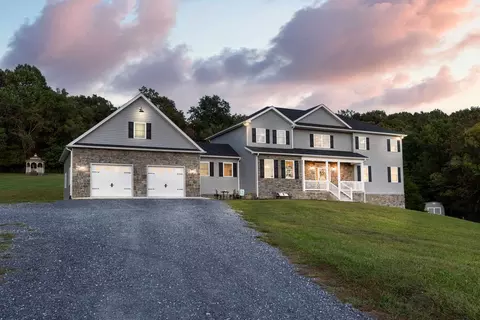 1261 Newport Rd, Raphine, VA 24472 photo 2