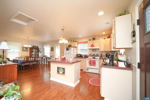 68 Mt Joy Ln, Raphine, VA 24472 photo 5