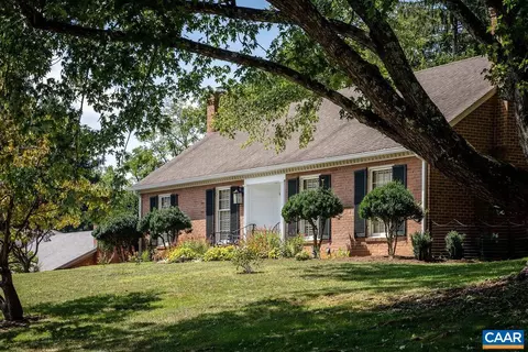 32 Fallon St, Staunton, VA 24401 photo 2