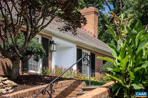 32 Fallon St, Staunton, VA 24401 photo 3