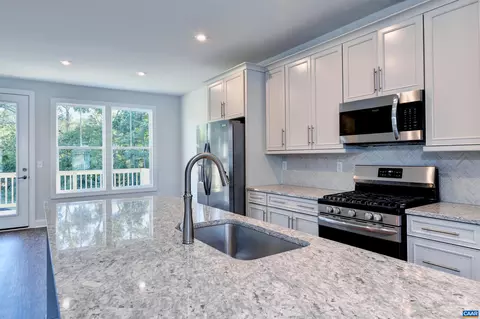 2210 Brindle Ln, Charlottesville, VA 22911 photo 4