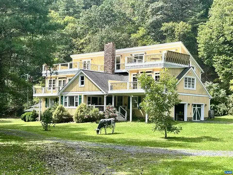 200 Wood Acres Rd, Clifton Forge, VA 24422