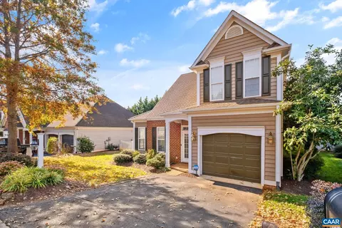 1217 Courtyard Dr, Charlottesville, VA 22903 photo 4