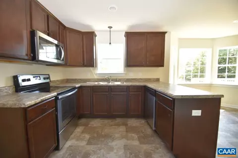 175 Pine Crest Dr, Troy, VA 22974 photo 5