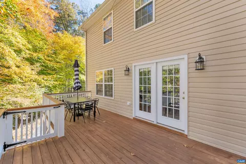 27 E Point Rd, Palmyra, VA 22963 photo 3
