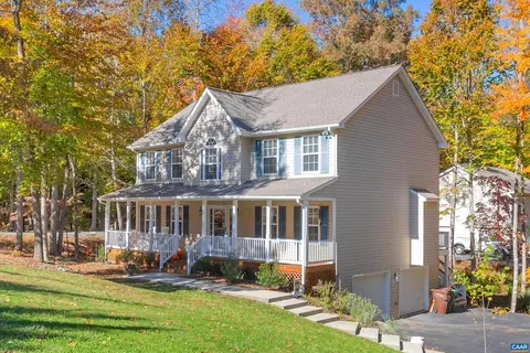 27 E Point Rd, Palmyra, VA 22963 photo 4