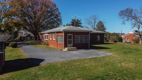 196 Stuart Ave, Stuarts Draft, VA 24477 photo 25