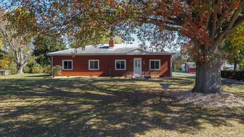 196 Stuart Ave, Stuarts Draft, VA 24477 photo 1