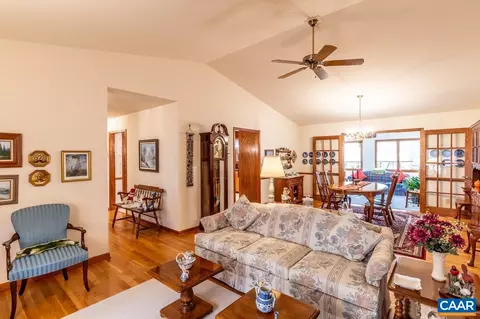 11 Barrett St, Palmyra, VA 22963 photo 8