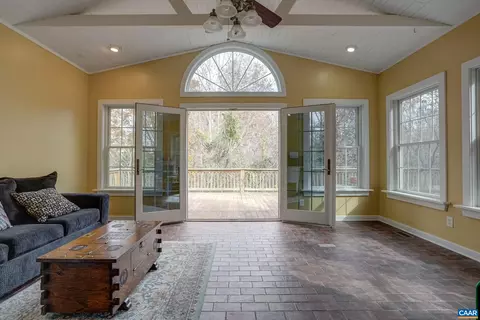 9207 Howardsville Tpke, Schuyler, VA 22969