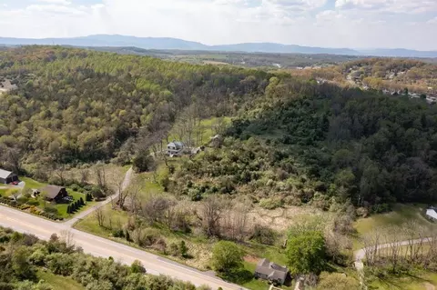 496 Old Greenville Rd, Staunton, VA 24401
