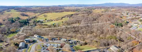 2409 Bare St, Staunton, VA 24401
