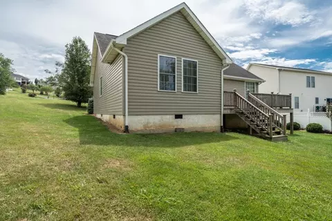 596 Elm St, Broadway, VA 22815 photo 32