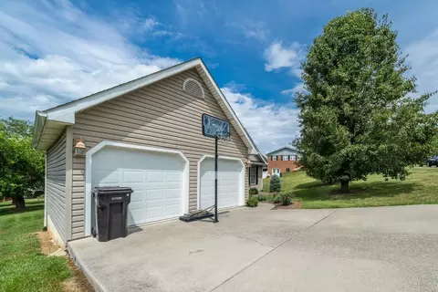 596 Elm St, Broadway, VA 22815 photo 36
