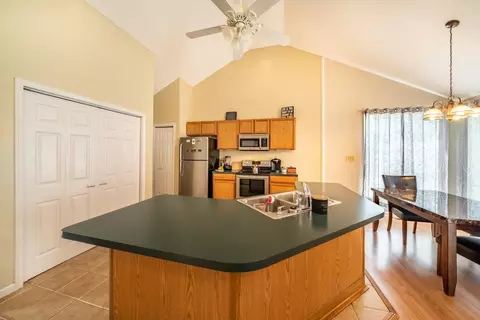 596 Elm St, Broadway, VA 22815 photo 2