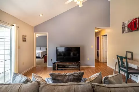 596 Elm St, Broadway, VA 22815 photo 10