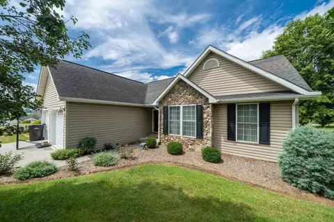 596 Elm St, Broadway, VA 22815 photo 1