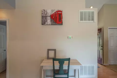 596 Elm St, Broadway, VA 22815 photo 9