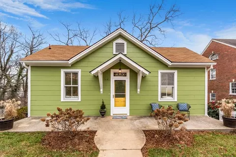 223 Fillmore St, Staunton, VA 24401 photo 1