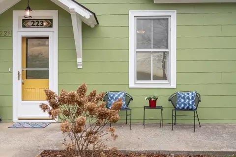 223 Fillmore St, Staunton, VA 24401 photo 2