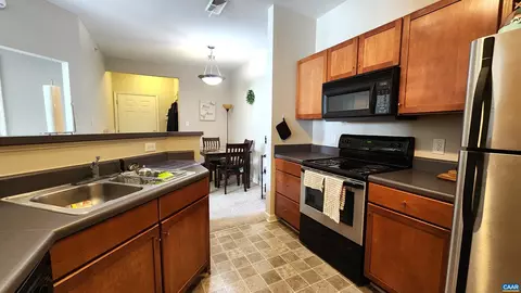 801 Walker Sq #3C, Charlottesville, VA 22903