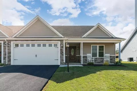 105 Lake View Cir, Waynesboro, VA 22980
