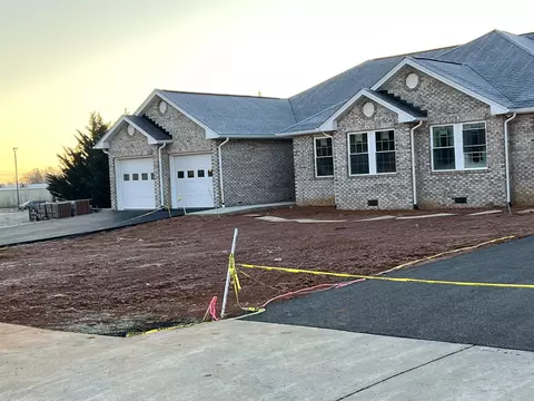 18 Meriwether Cir, Stuarts Draft, VA 24477 photo 4