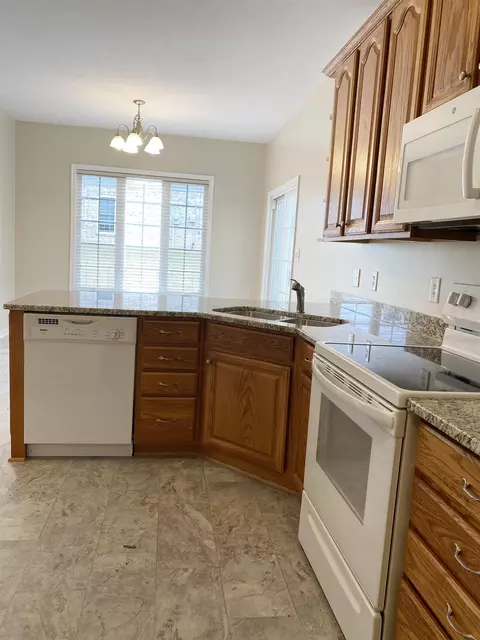 33 Stone Dr, Stuarts Draft, VA 24477 photo 12